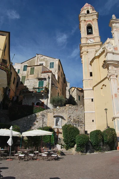 Middeleeuwse Italiaanse village, cervo, Ligurië, Italië — Stockfoto