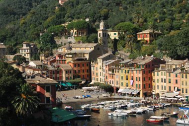 Portofino, Liguria, İtalya yolunda.