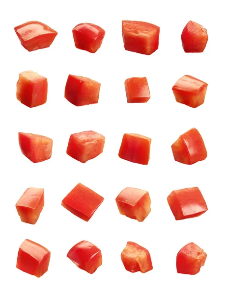 Pokrojone w kostkę pomidory na białym tle — Zdjęcie stockowe