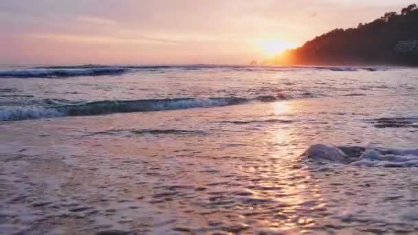 Phuket Tayland Günbatımı Gökyüzü Ile Güzel Tropikal Plaj Güzel Phuket — Stok video