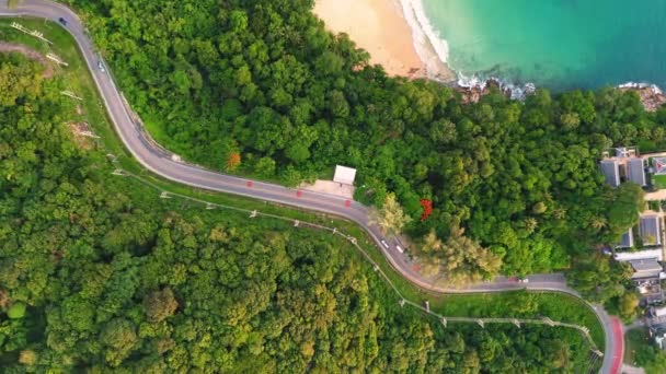 Areal Drone Vista Arriba Hacia Abajo Las Curvas Carretera Costera — Vídeo de stock