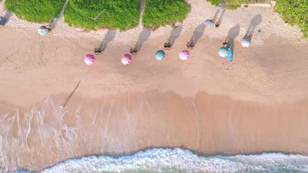 Flygdrönare Topputsikt Publik Tropisk Strand Med Solnedgång Phuket Thailand Vacker — Stockvideo