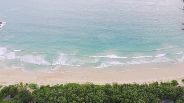 Dron Powietrzny Góry Dół Widok Pięknej Plaży Błękitne Morze Plaża — Wideo stockowe