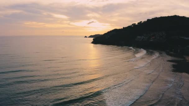 Vacker Tropisk Strand Med Solnedgång Himmel Vacker Phuket Stranden Känd — Stockvideo