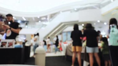 Defocus alışveriş merkezi geçmişi. Blur Bokeh alışveriş merkezi geçmişi. Görüntü departmanı arka plan için. Bokeh arkaplana sahip soyut alışveriş mağazası.