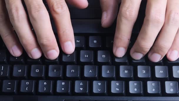 Top View Close Man Hands Type Keyboard Working Home Χέρια — Αρχείο Βίντεο