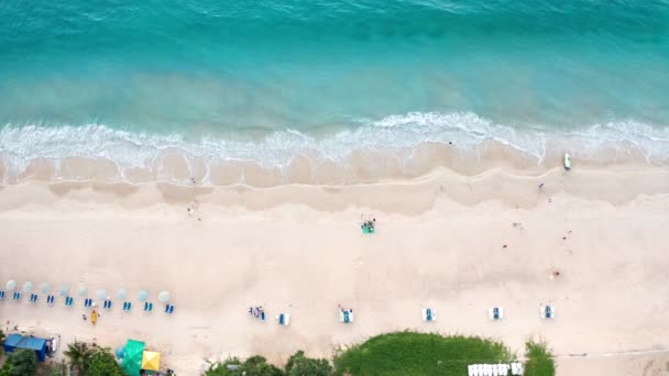 Aerial Drone Top View Crowd People Tropical Beach Sunset Phuket — Vídeo de Stock