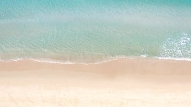 Flygdrönare Topputsikt Folkmassa Tropisk Strand Med Solnedgång Phuket Thailand Vacker — Stockvideo