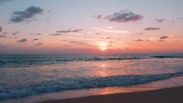Tajlandia Phuket Piękna Tropikalna Plaża Zachodem Słońca Niebo Piękna Plaża — Wideo stockowe