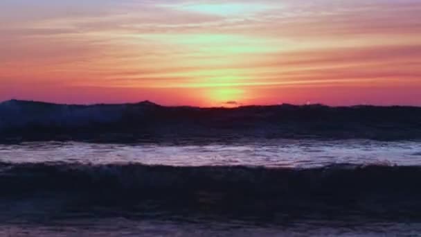 Όμορφη Τροπική Παραλία Ουρανό Ηλιοβασίλεμα Όμορφη Παραλία Πουκέτ Είναι Διάσημος — Αρχείο Βίντεο
