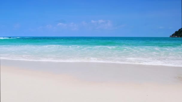 Praia Tropical Bonita Com Céu Azul Nuvens Praia Tropical Com — Vídeo de Stock