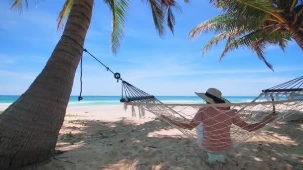 Phuket Thaïlande Asiatique Jeune Femme Détente Avec Livre Sur Hamac — Video