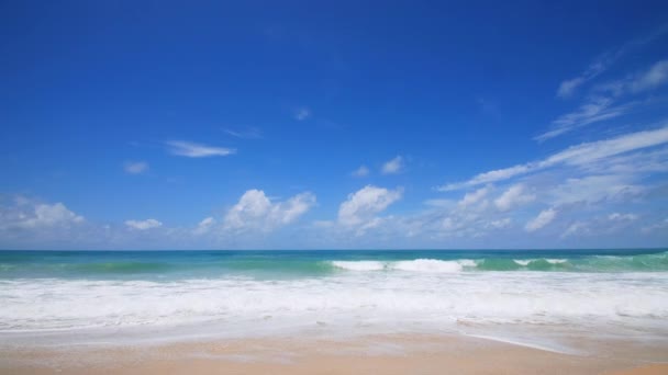 Beautiful Tropical Beach Blue Sky Clouds Tropical Beach Waves Crashing — Stockvideo