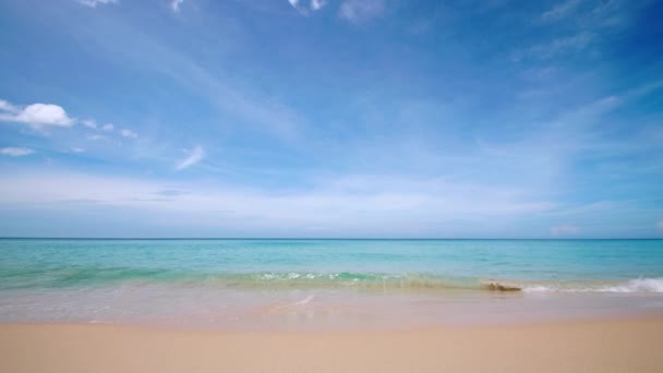 Beautiful Tropical Beach Blue Sky Clouds Tropical Beach Waves Crashing — Stockvideo