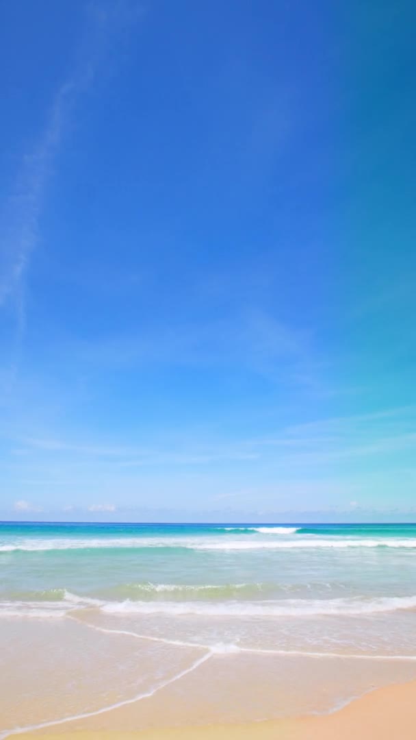 Vertikální Záběry Phuket Beach Thajsko Krásná Tropická Pláž Modrou Oblohou — Stock video