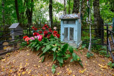 Eski Müritlerin mezarlığında, Rzhev, Tver bölgesi, Rusya Federasyonu, 18 Eylül 2020