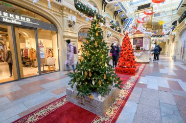 Hafta sonu Max Mara 'nın Noel ağacı, 