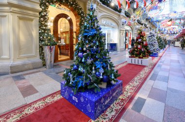 VTB bankasından Noel ağacı, 