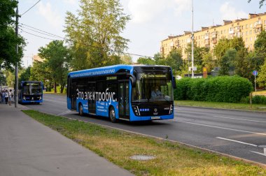 Svobodny Bulvarı, Moskova, Rusya Federasyonu 'ndaki KamAZ-6282, 10 Temmuz 2021.