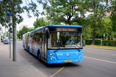 Şehir otobüsü LiAZ-6213.65-77, Svobodny Bulvarı, Moskova, Rusya Federasyonu, 11 Temmuz 2021