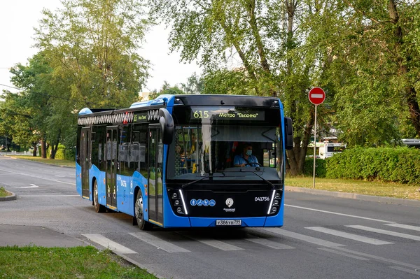 Autobús Urbano Piso Bajo Nefaz 5299 Avenida Svobodny Moscú Federación — Foto de Stock