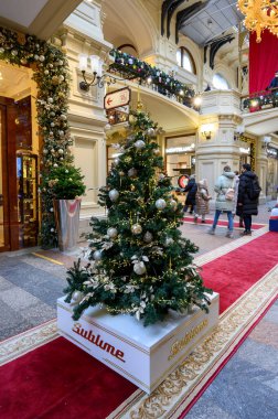 Yüce Tanrı 'dan Noel ağacı, 