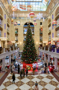 Orta Çocuk Mağazasında Yeni Yıl ve Noel süsleri, Moskova, Rusya Federasyonu, Aralık 04, 2021