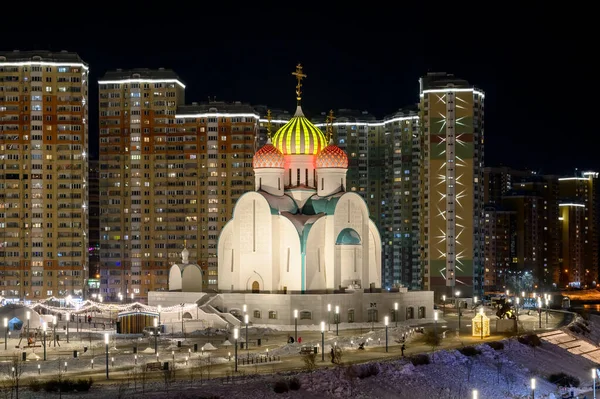 Pavshinskaya taşkın ovasında Aziz Niklas Katedrali, Krasnogorsk, Moskova bölgesi, Rusya Federasyonu, 11 Aralık 2021