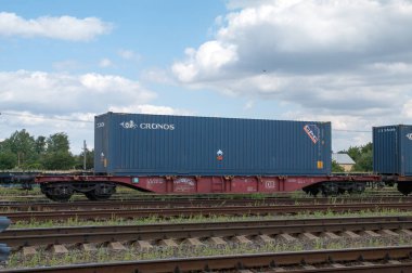 Belarus Demiryolu Brest-Northern İstasyonu, Brest, Belarus, Brest, Belarus, 20 Temmuz 2015 DB Schenker Demiryolu 'ndan uygun platform tipi Sgns 481