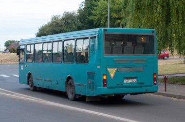 Şehir otobüsü Neman-5201 Lenin Caddesi, Volkovysk, Grodno bölgesi, Belarus, 17 Haziran 2015