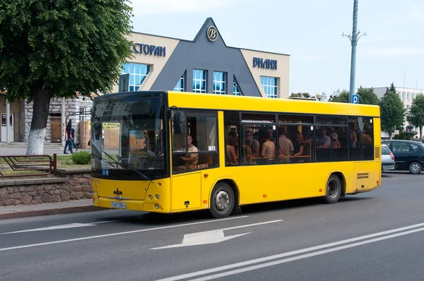Półpiętro Autobus Miejski Maz 206 067 Przy Sovetskaya Smorgon Obwód — Zdjęcie stockowe