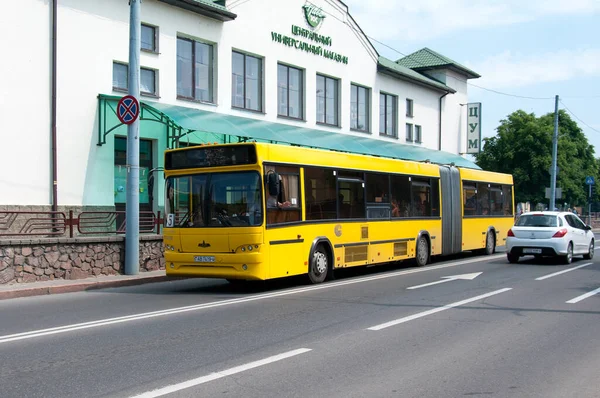 Autobús Urbano Piso Bajo Maz 105 465 Calle Sovetskaya Smorgon — Foto de Stock