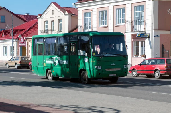 Προαστιακό Λεωφορείο Maz 256 200 Στην Πλατεία Ελευθερίας Shchuchyn Περιοχή — Φωτογραφία Αρχείου