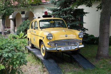 Araç Moskvich 407 Levanevskiy Caddesi, Brest, Belarus, 18 Temmuz 2014