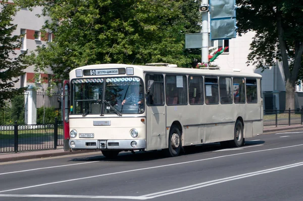 Příměstský Autobus Mercedes Benz O307 Lenin Street Brest Bělorusko Července — Stock fotografie