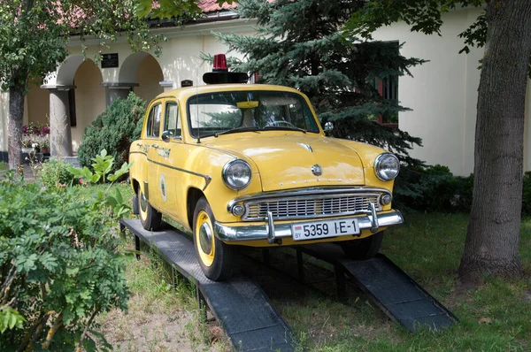 Araç Moskvich 407 Levanevskiy Caddesi, Brest, Belarus, 18 Temmuz 2014