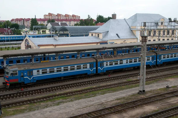 Elektrikli Çoklu Birim Tren Er9E 604 Belarus Brest Central Stasyonu — Stok fotoğraf