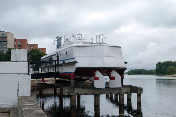 Kawiarnia Brigantine Kadłuba Hydrofolii Borys Carikow Przy Nabrzeżu Nazwanym Cześć — Zdjęcie stockowe