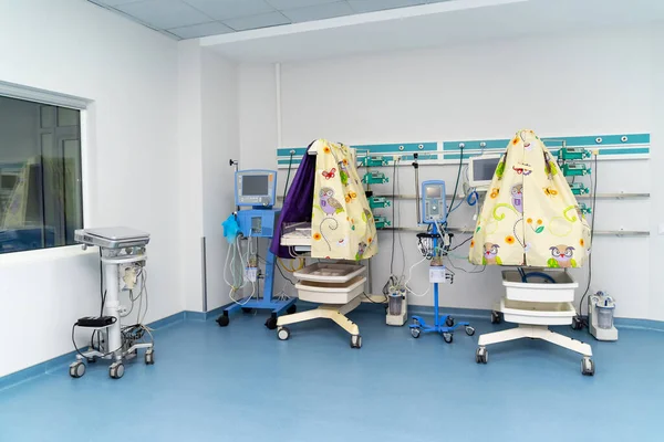 緊急空の病院の赤ちゃん病棟 区内の誰とも現代的なインテリア緊急事態 — ストック写真