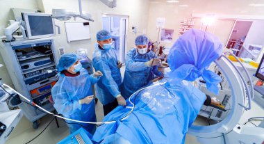 Cerrahi iç ameliyathane. Profesyonel modern hastane acil servisi..