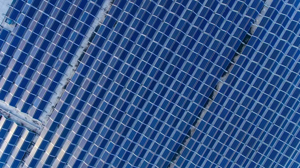 Fotovoltische Elektriciteitsopwekking Met Zonnepanelen Energieproducerend Paneel Voor Zonlicht — Stockfoto