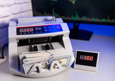 Bankacılık sistemleri için fatura sayma makinesi. Mali hesaplama banknotları ekipmanı.