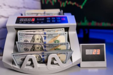 Para birimi hesaplama ekonomisi. Finansal para sayma ekipmanı.