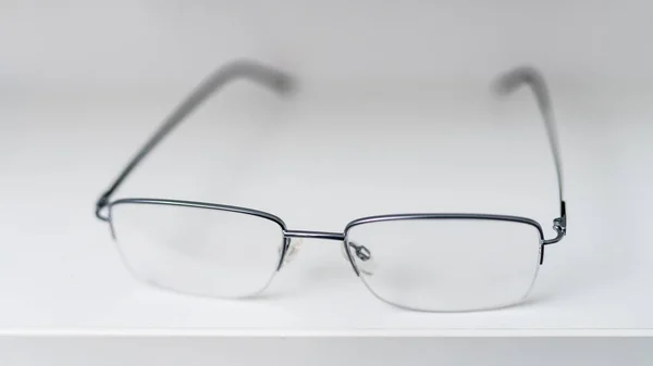 Korrektive Augenlinsen Brille Aus Nächster Nähe Auf Dem Tisch — Stockfoto