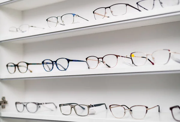 Óculos Visão Elegantes Isolados Óculos Modernos Moda Fundo Branco — Fotografia de Stock