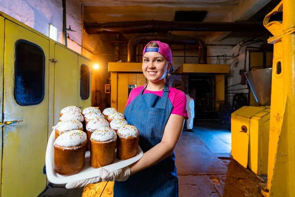 Young Female Working Industrial Baking Delicious Bakery Deserts Hands — Stockfoto