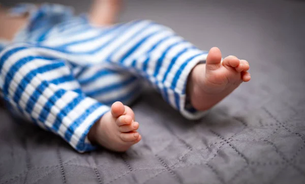 Nowo Narodzone Stopy Słodkie Stopy Śpiącego Dziecka — Zdjęcie stockowe
