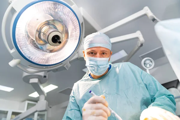 Asistente Cirugía Trabajando Urgencias Hospitalarias Especialista Médico Operación Profesional Máscara —  Fotos de Stock