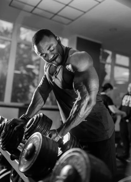 Strong Muscular Man Training Gym Hard Work Gym Handsome Athletic — ストック写真