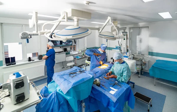 Sala Emergencias Del Hospital Profesional Médico Médicos Paramédicos Cirugía Trabajando —  Fotos de Stock